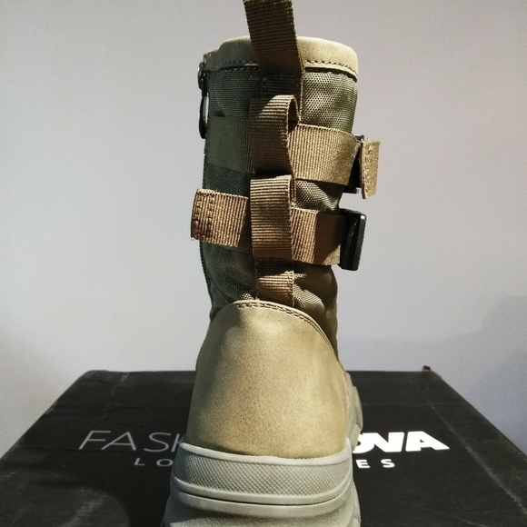 ๐ Fashion Nova Combat Boots - Picture 5 of 9
